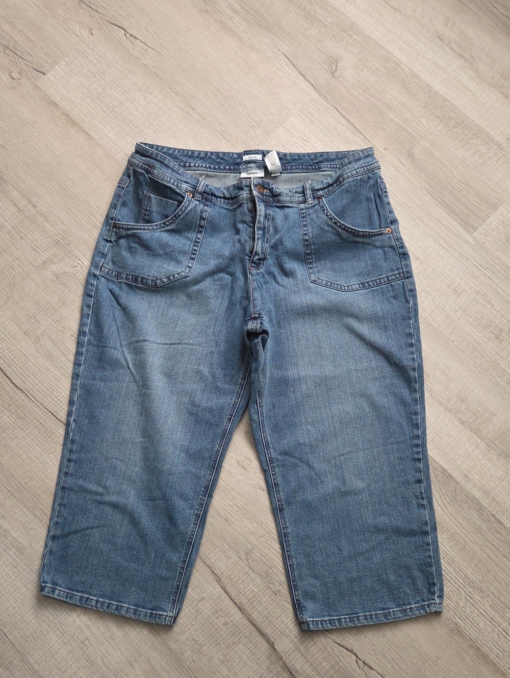 liz & co. Classic Denim Midrise Capri in Blue 18W